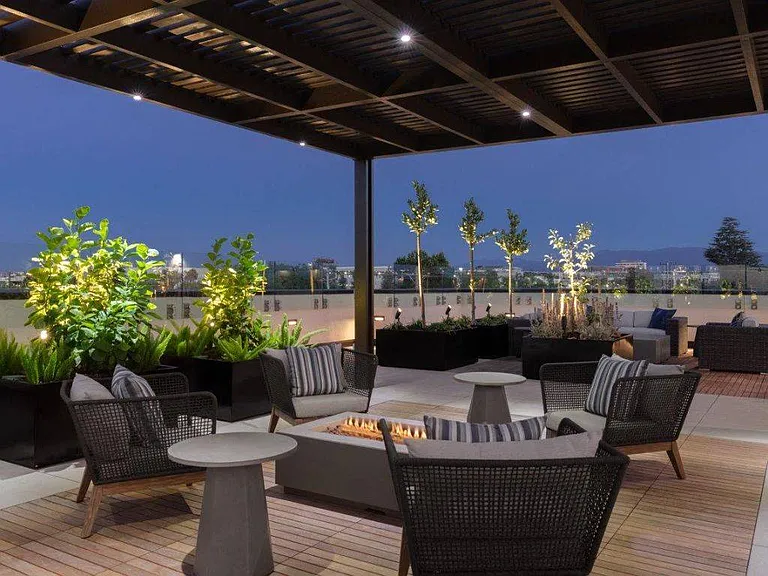 Santana Terrace — Photo 7