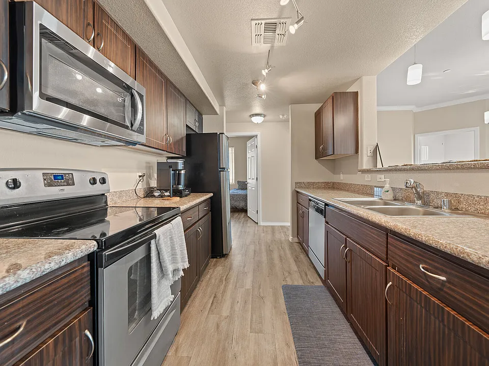 Bella Mirage apartments community photo