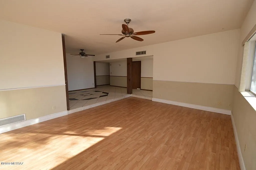 4 bed, 2.0 bath, 2183 sqft, $1,990 — Photo 3
