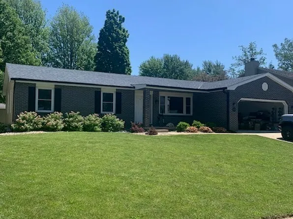 43 Kenfield Cir, Bloomington, IL 61704