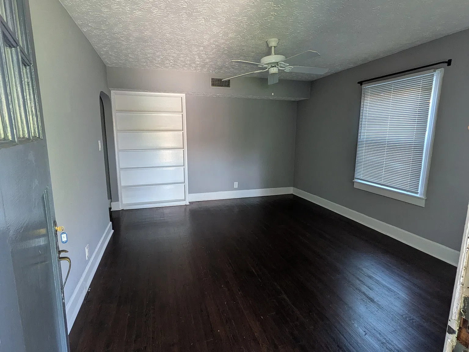 2 bed, 1000 sqft, $1,350 — Photo 3