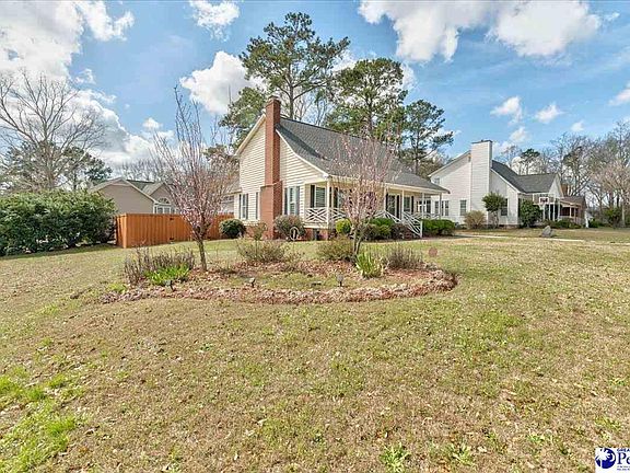 2nd image of 814 Old Woodlands Rd