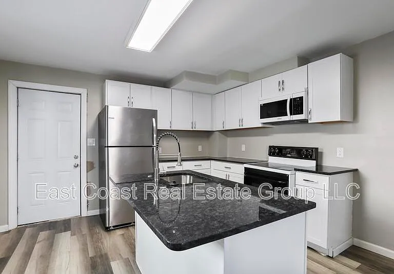 812 Dale St — Photo 7