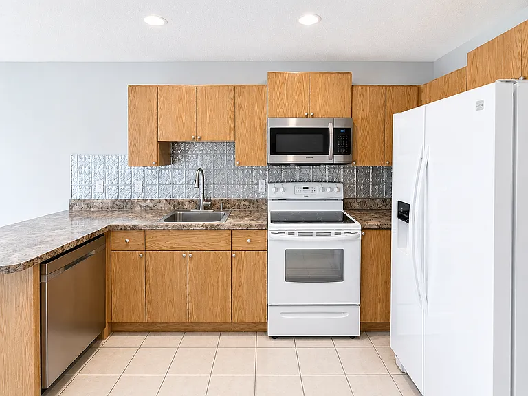 2478 NW Holiday Ct — Photo 17