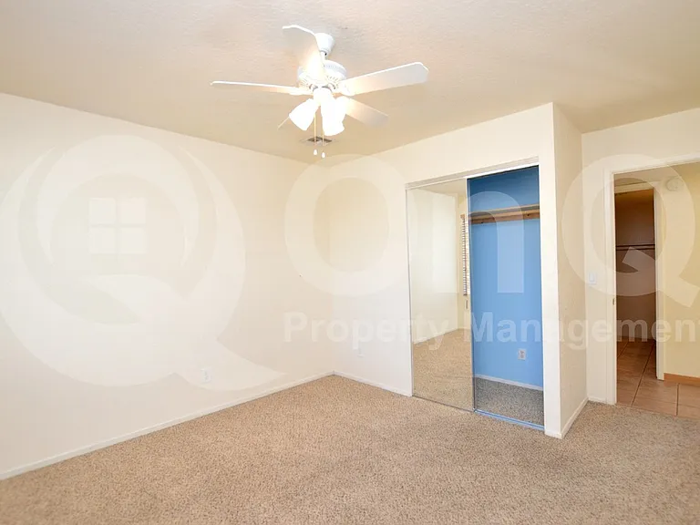 5019 E Laurel Ln — Photo 17