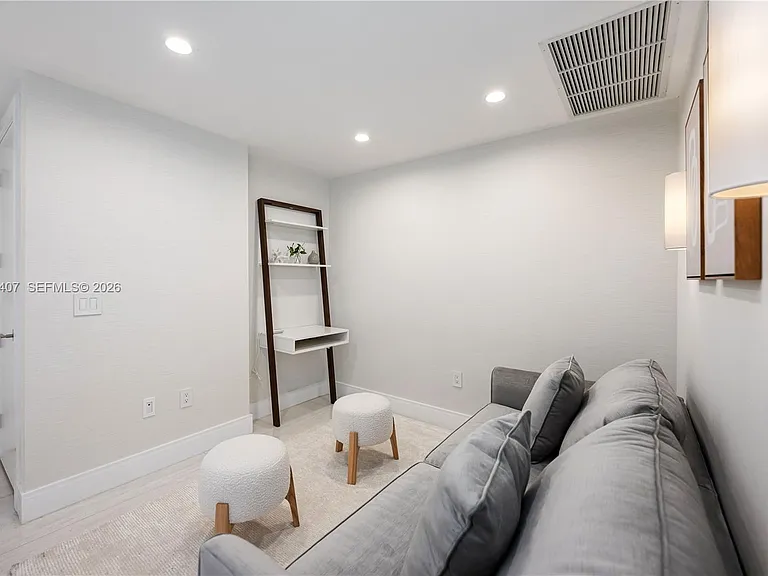 650 NE 32nd St #1501 — Photo 10