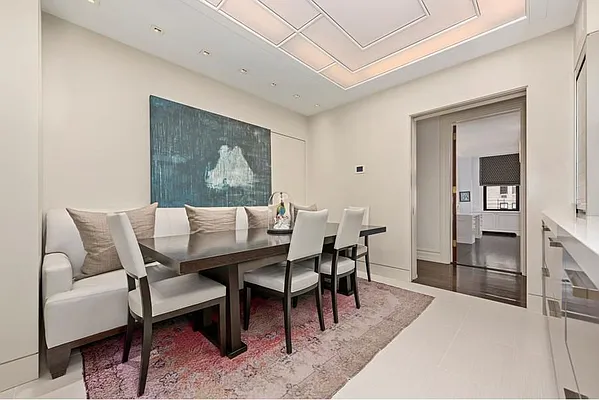 Sold by Sloane Square | media 33