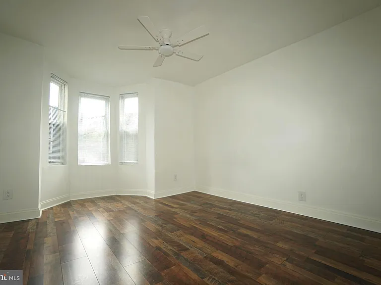 539 Turner St — Photo 8