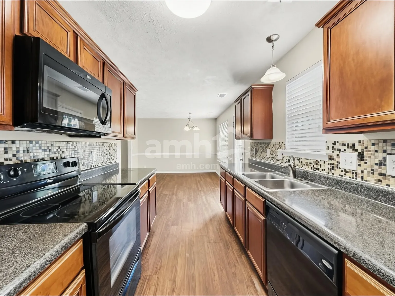 4 bed, 2.5 bath, 1794 sqft, $2,445 — Photo 3