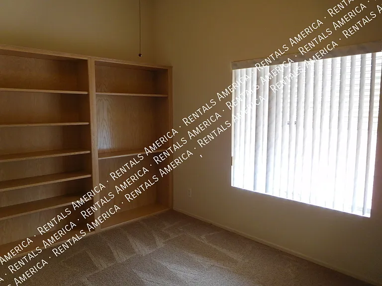 5747 N 105th Ln — Photo 23