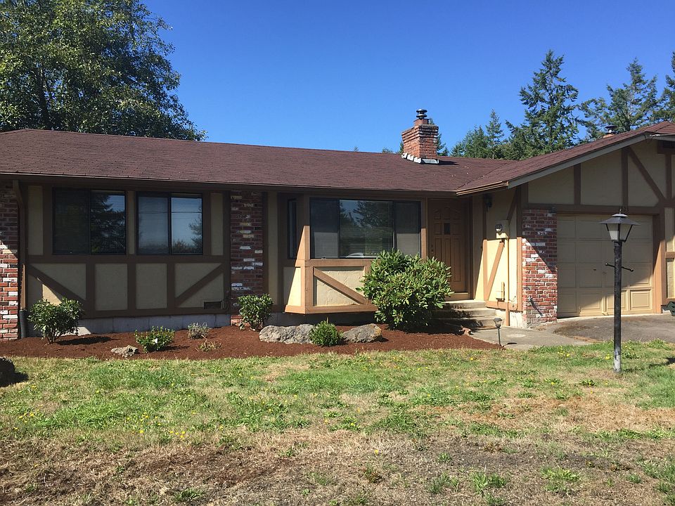 Duplex on quiet street, large acreage back yard.