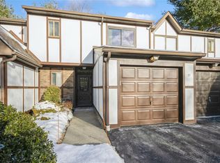 27 Topaz Run, Poughkeepsie, NY 12603