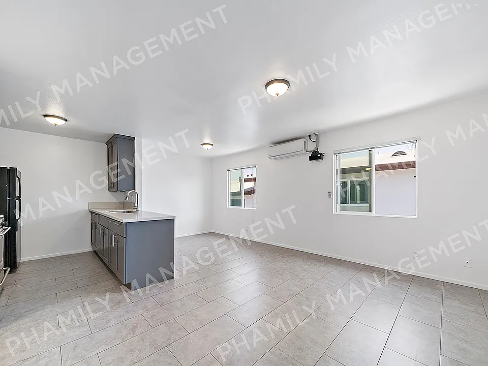 621 N Benton Way #6