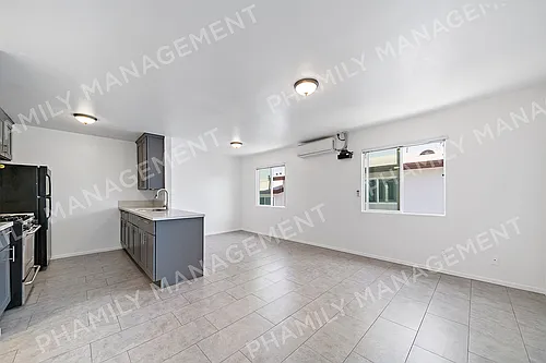 621 N Benton Way #6 Photo 1