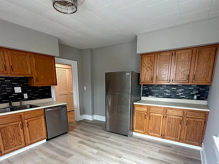 112 E Center St #B — Photo 7