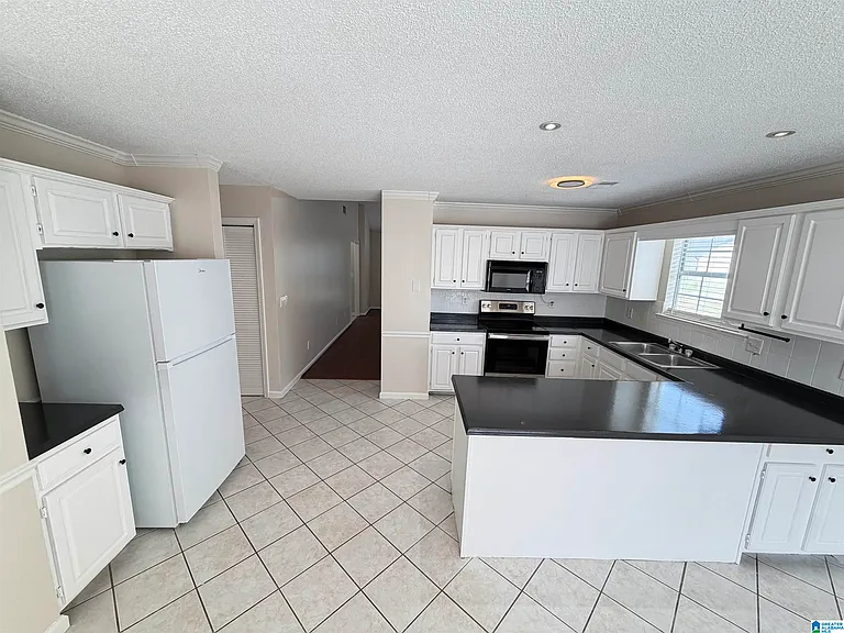 101 Cambridge Pointe Cir — Photo 8