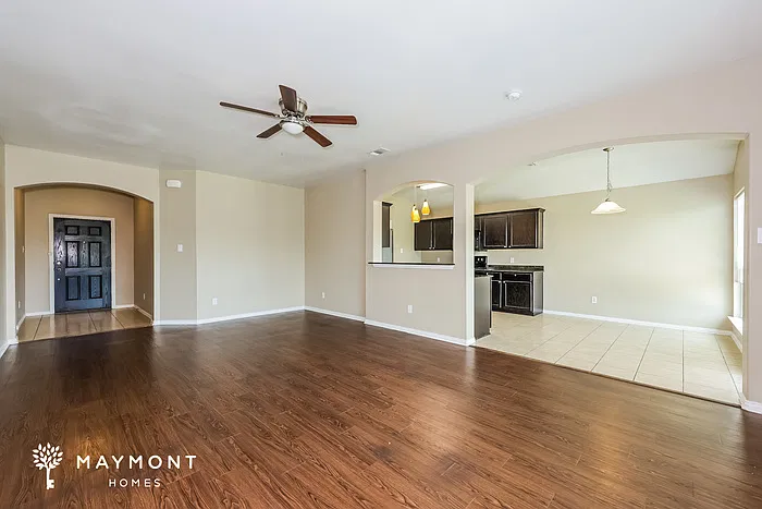 3 bed, 2.0 bath, 1475 sqft, $1,975 — Photo 3