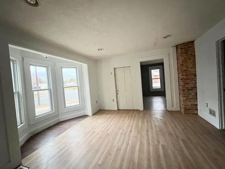 303 Chicago St — Photo 11