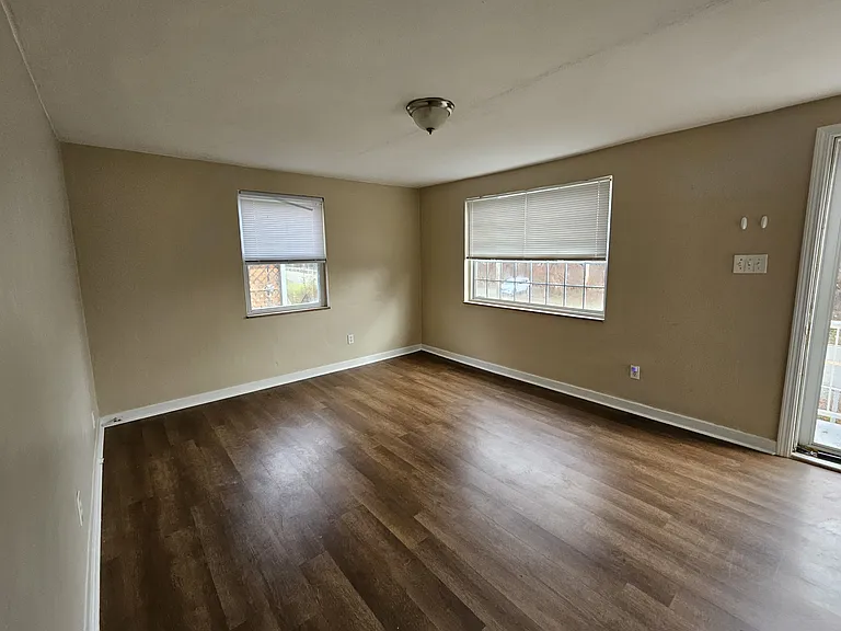 855 Hamil Rd — Photo 4
