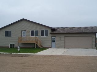 2374 McDonald Dr, Huron, SD 57350
