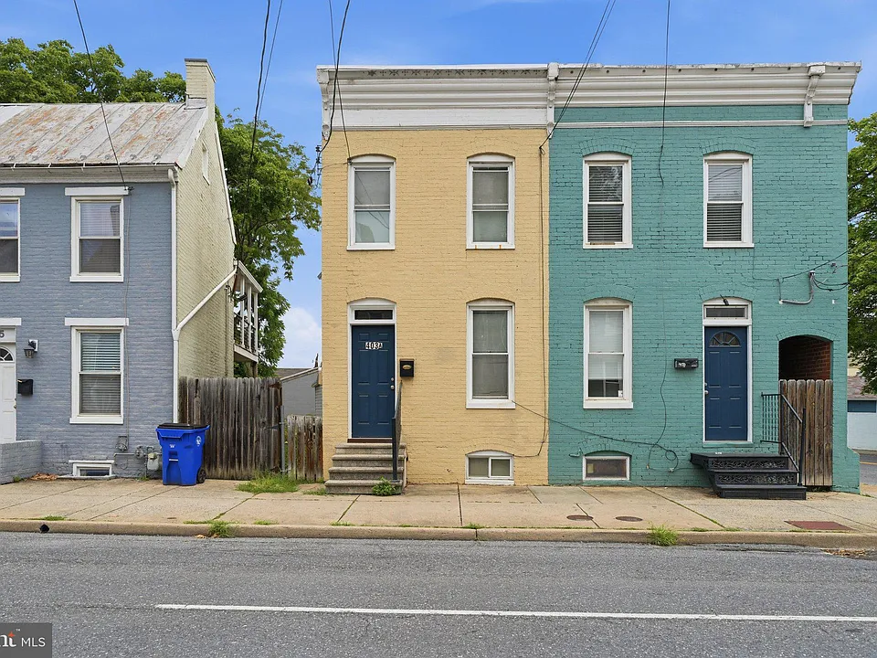 403 W South St #A