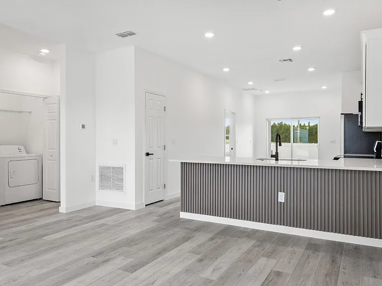 602 Desmoines Ct — Photo 15