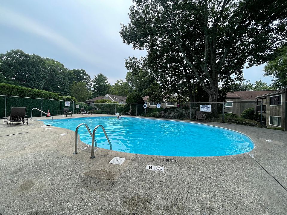 Pool - Open Seasonally