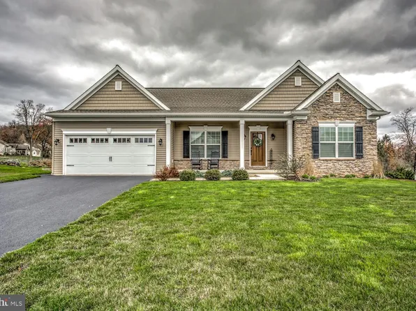 4 Nathan Dr, Stevens, PA 17578
