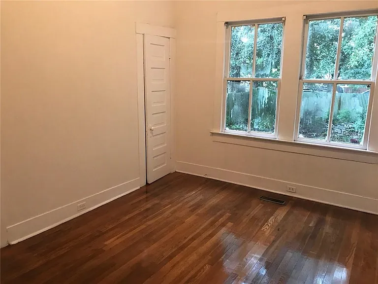 855 Savannah St — Photo 2