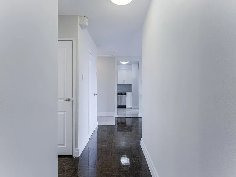 155 Wellesley St E — Photo 19