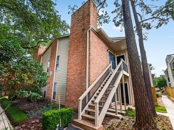 2001 Bering Dr APT 2F, Houston, TX 77057