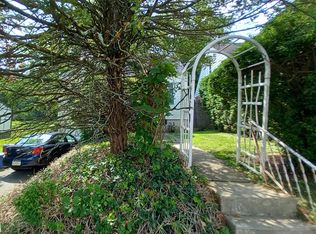 1230 Moravia St, Fountain Hill, PA