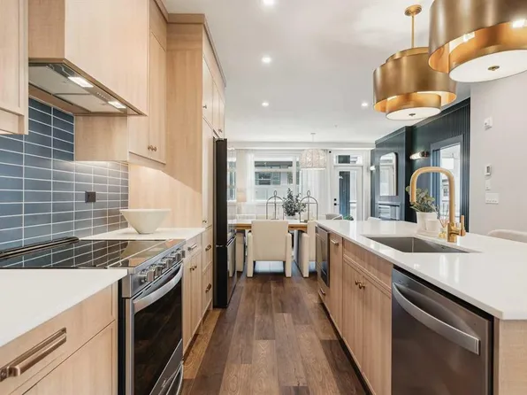 55 W Lucas Way NW #2301, Calgary, AB T3P 1M3