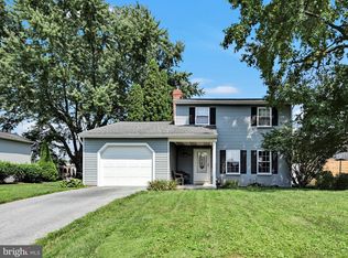 6075 Geneva Dr, East Petersburg, PA