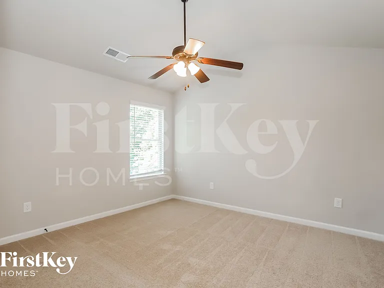 727 Hot Springs Trl — Photo 12