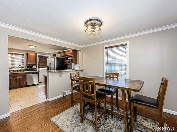 4th image of 709 Pine Rock Avenue