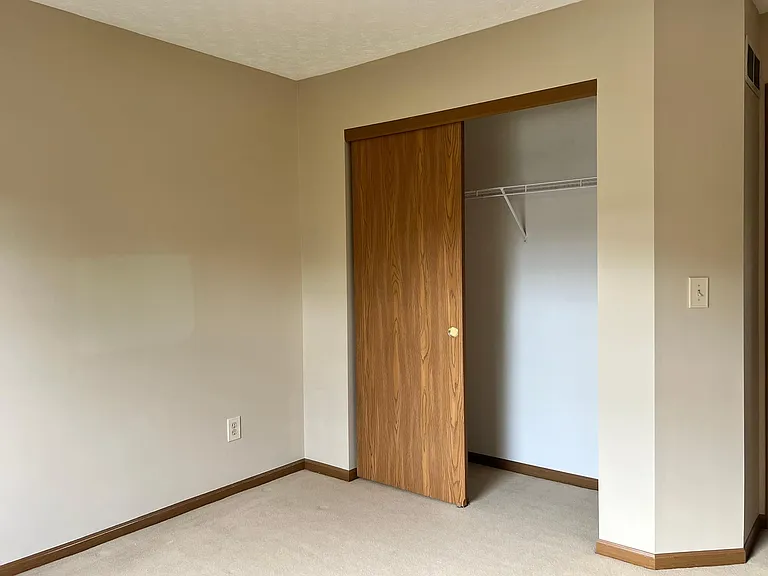 758 N Starr Dr — Photo 34