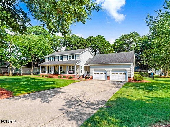 3rd image of 407 Plantation Place