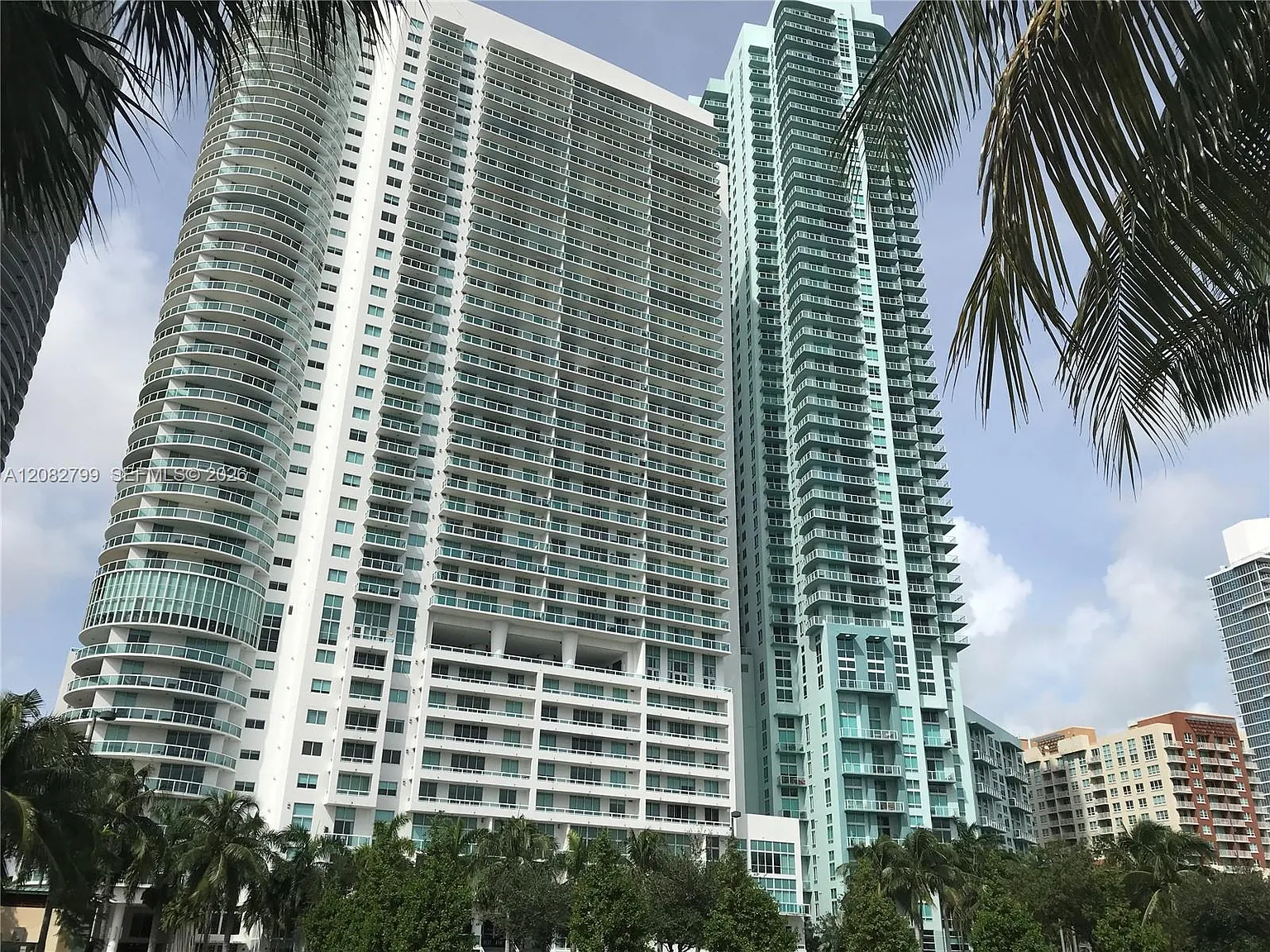 1800 Club Condo — Photo 1