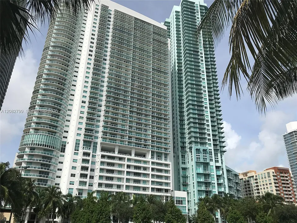 1800 N Bayshore Dr #2204