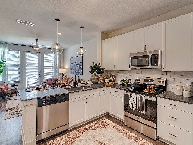 Model Apartment Home Kitchen