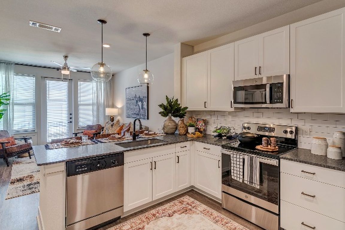 Model Apartment Home Kitchen
