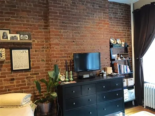 Sold by Bank Neary | media 23