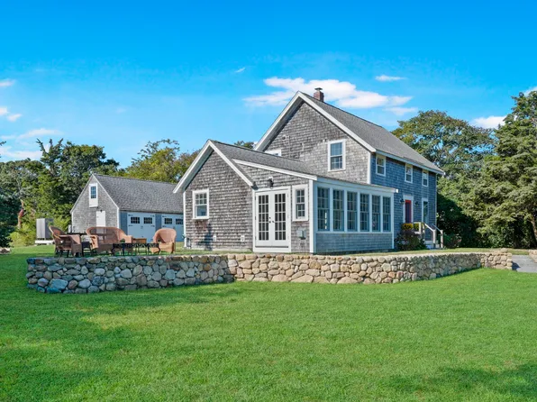 187 Lagoon Pond Rd, Tisbury, MA 02568