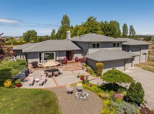 51 Rainbows End Ln, Sequim, WA 98382