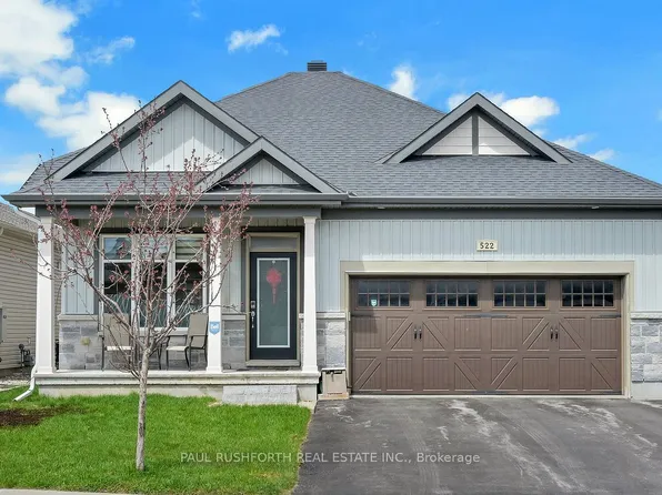 522 Ace St, Ottawa, ON K2V 0E8