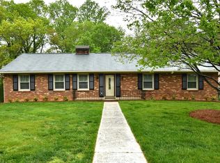 2640 Amesbury Rd, Winston Salem, NC 27103