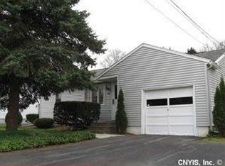 109 Clarence Dr, North Syracuse, NY 13212