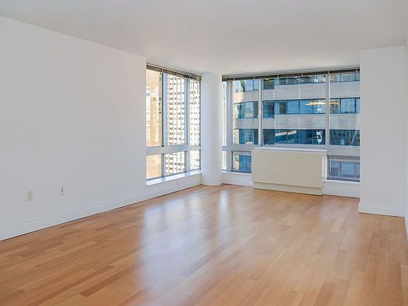 3rd image of 150 E 44th St APT 17G