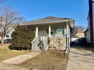 722 Kings Hwy, Wyandotte, MI